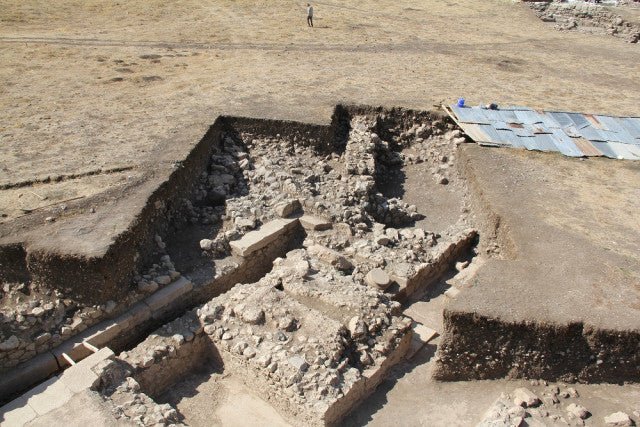 Çorum'da 1800 Yıllık Havuz ve Veranda Bulundu