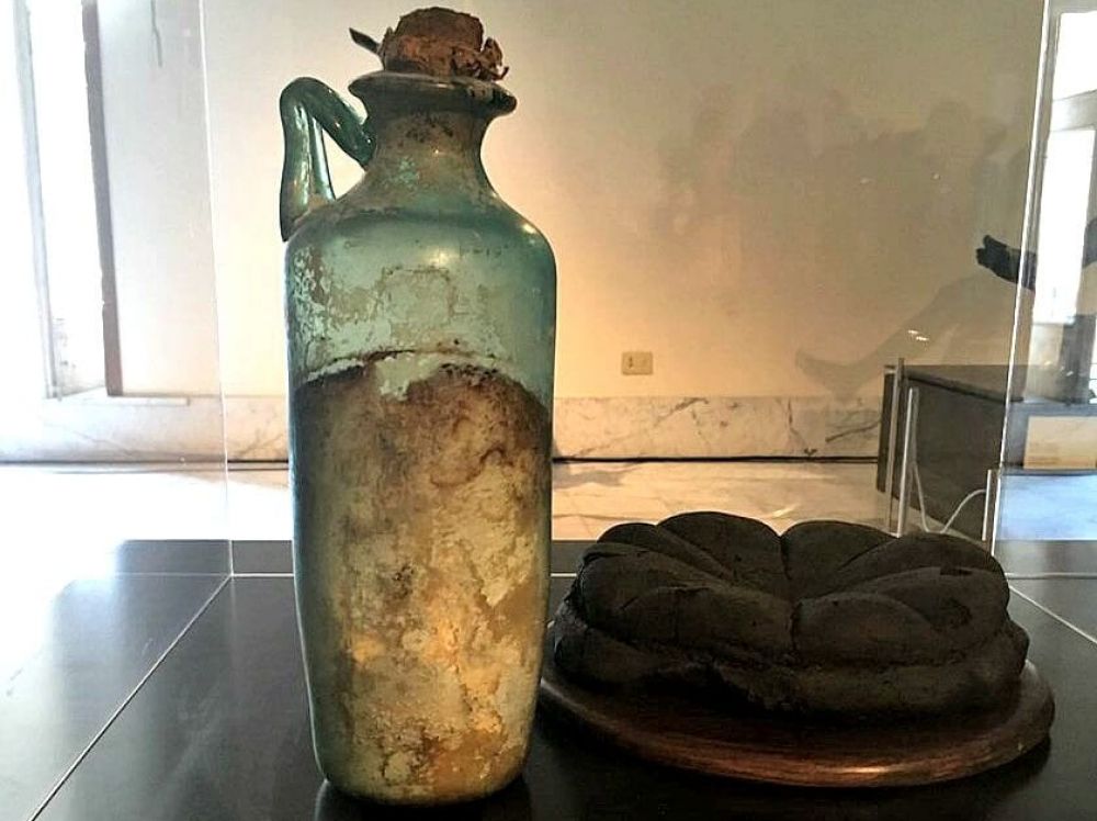 La plus ancienne bouteille d'huile d'olive au monde identifiée au Musée archéologique de Naples