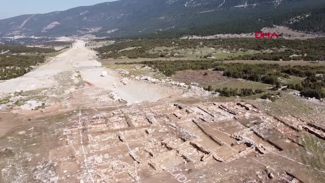 DENİZLİ Tünel için yapılan bağlantı yolu çalışmasında 2 bin yıllık yerleşim bulundu