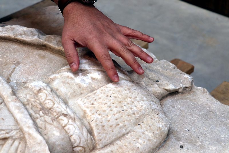 Troya’dan Kaçırılan Gladyatör Rölyefi İncelendi