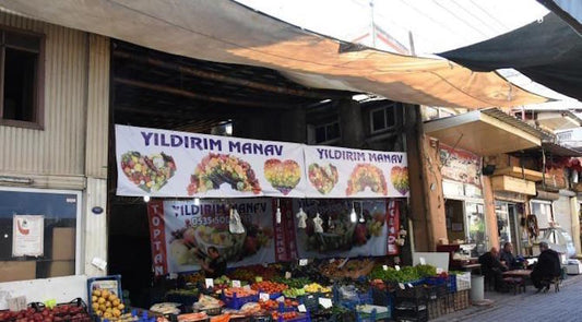 İzmir’de 300 Yıllık Osmanlı Hamamı Manav Olarak Kullanılıyor
