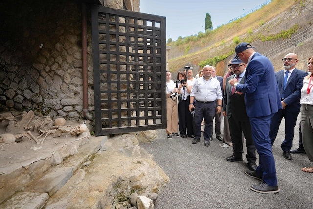 Vezüv Yanardağı’nın Gömdüğü Herculaneum Plajı Halka Açılıyor