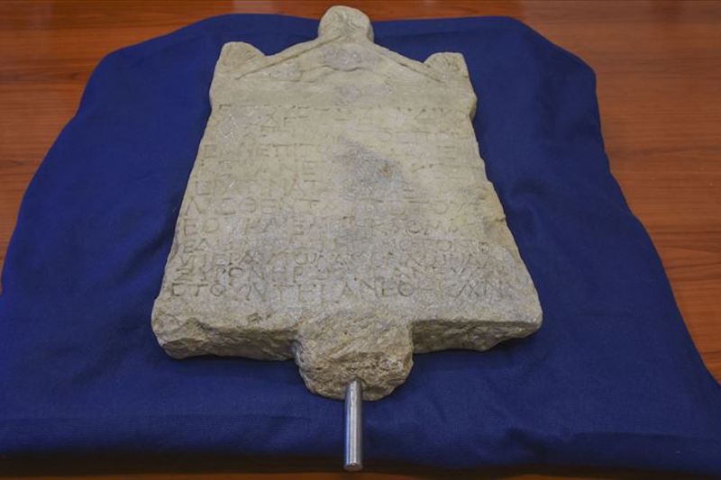 İtalya’ya Kaçırılan 1.800 Yıllık Yazıt Türkiye’ye İade Edildi