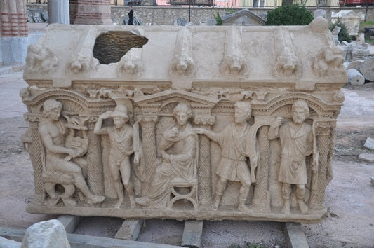 İznik’te Çiftçinin Bulduğu Roma Lahdi İncelendi