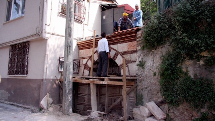 400 Yıllık Hüsamettin Tekke Çeşmesi Restorasyonla Yok Edildi