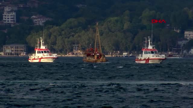 Kamıştan tekne Mısır'a gitmek için Boğaz'dan ayrıldı