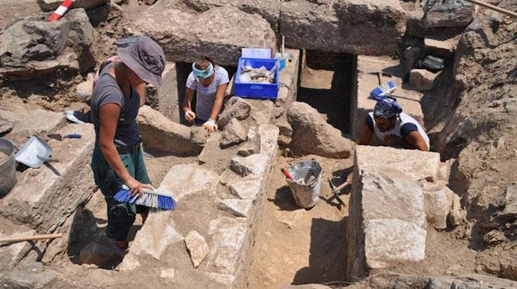 Arkeolog ve Sanat Tarihçi Kadrosuna Muhasebeciler Girdi İddiası