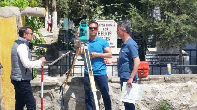 Kuşadası’nda 1. Derece Sit Alanı Mezarlıktan Yol Geçecek