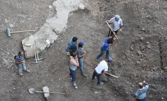 İzmir’deki İnşaatta Liman Hamamı Kalıntıları Bulundu