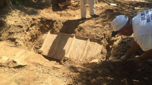 İznik’te İkinci Lahit Definecilerden Önce Bulundu