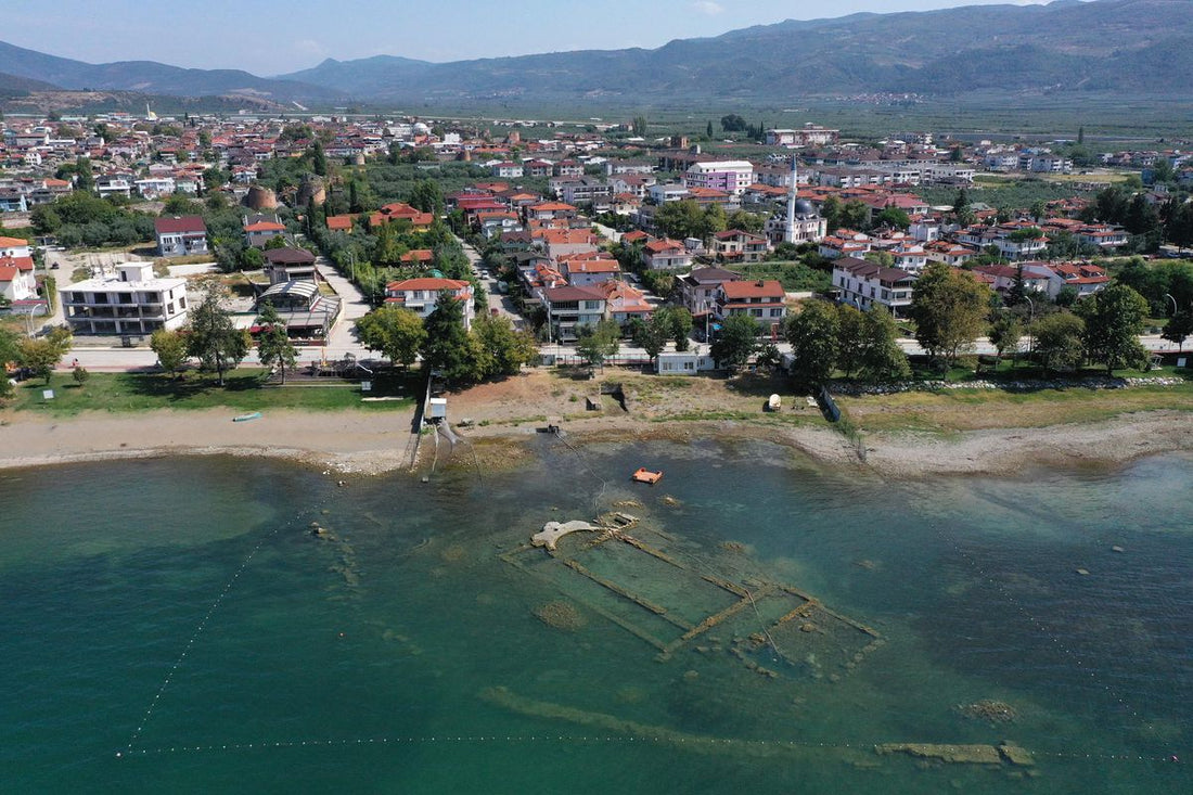 İznik Gölü'nün bazı bölümlerinde su kıyıdan 30 metre çekildi