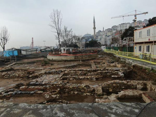 İstanbul'un göbeğinde heyecanlandıran keşif! Metro kazısından çıkanlar tarihe ışık tutacak