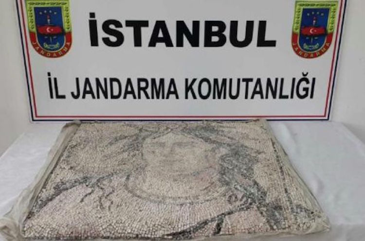 İstanbul’da Suriye’den Kaçırılan Üç Mozaik Bulundu