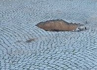 Niğde Kalesi’ni Gezen Bir Kişi, Defineci Çukuruna Düştü