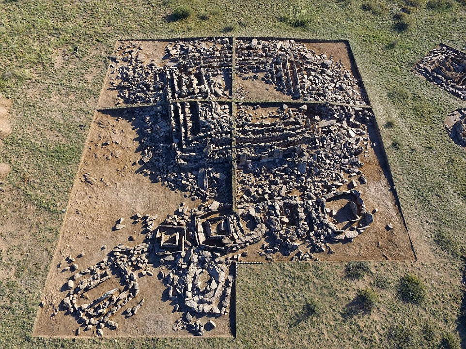 Kazakistan’da Piramit Şekilli 3000 Yıllık Bir Mezar Bulundu