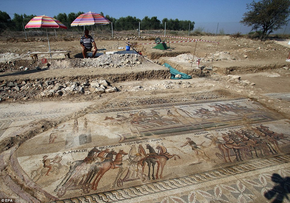 Kıbrıs’ta 1700 Yıllık Devasa Bir At Arabası Yarışı Mozaiği Bulundu