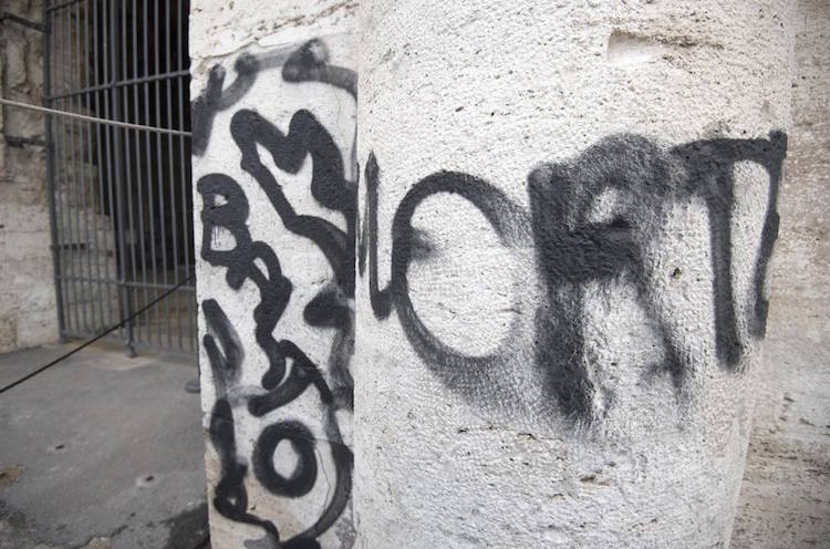 Sprey Boya ile Boyanan Kolezyum’da Güvenlik Tartışmaları Başladı