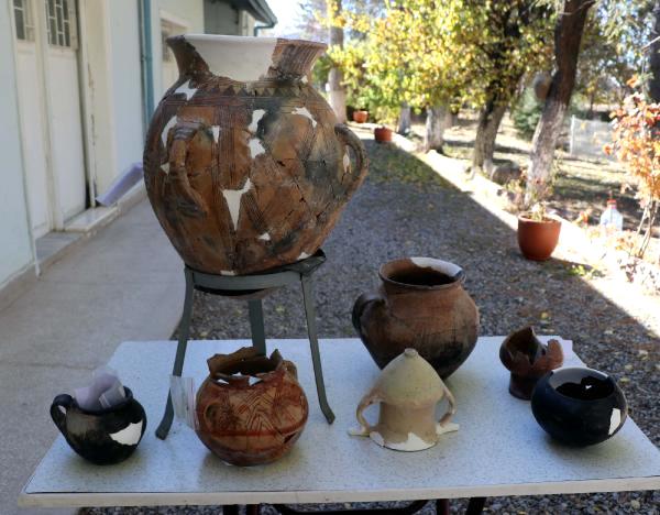 Kültepe'de 4 bin 200 yıllık mezar küpü bulundu