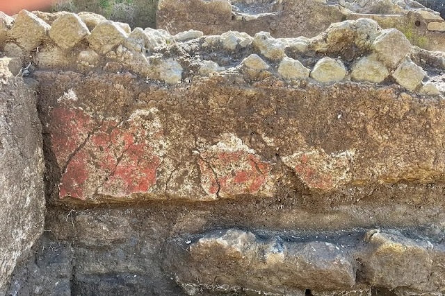 Roma Nekropolünde Gladyatör Mezar Taşı Bulundu
