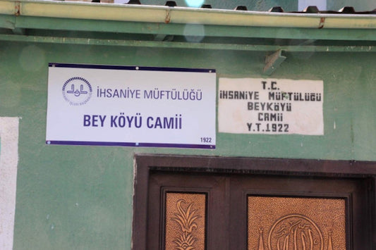 Köylüler 3200 Yıllık Yazıtın Olduğu Camide Kazı İçin Yeni Cami İstiyor