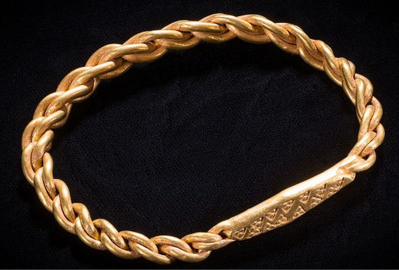 Man Adasında Nadir Viking Takıları Bulundu