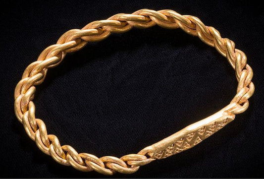 Man Adasında Nadir Viking Takıları Bulundu