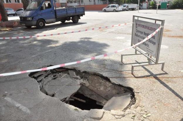 Manisa’da Çöken Zeminin Altından Osmanlı Yapısı Çıktı