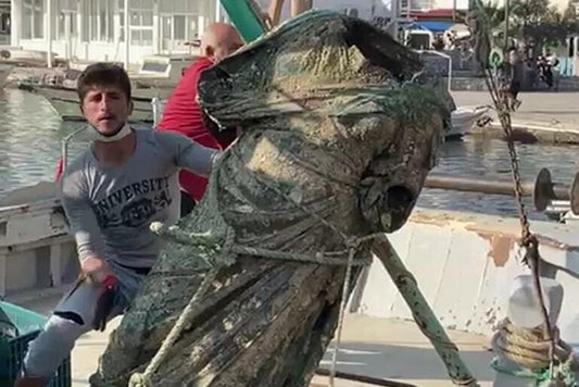 Balıkçılar Marmaris’te 300 Kiloluk Bronz Heykel Buldu