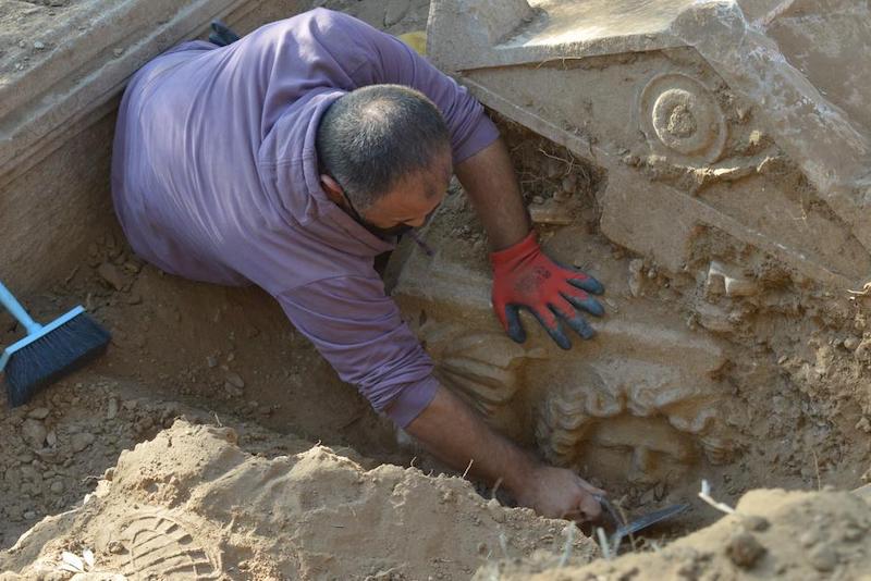 Aydın’da Medusa Kabartmalı Lahit Bulundu