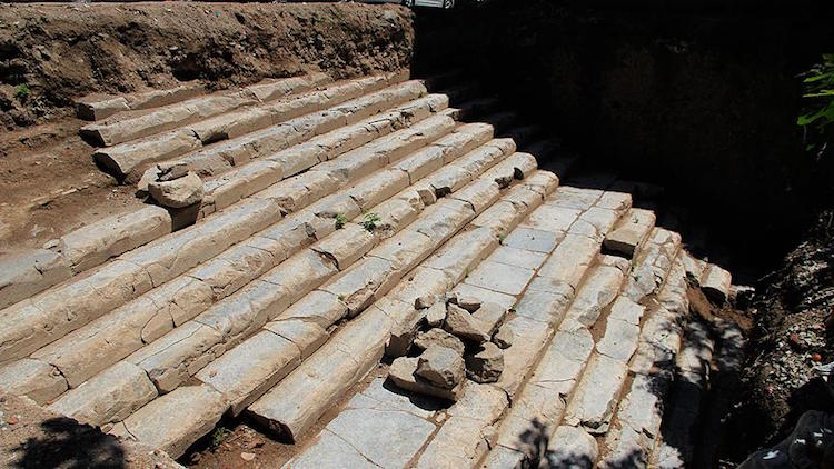 İzmit’te 2000 Yıllık Tapınak Merdiveni Bulundu