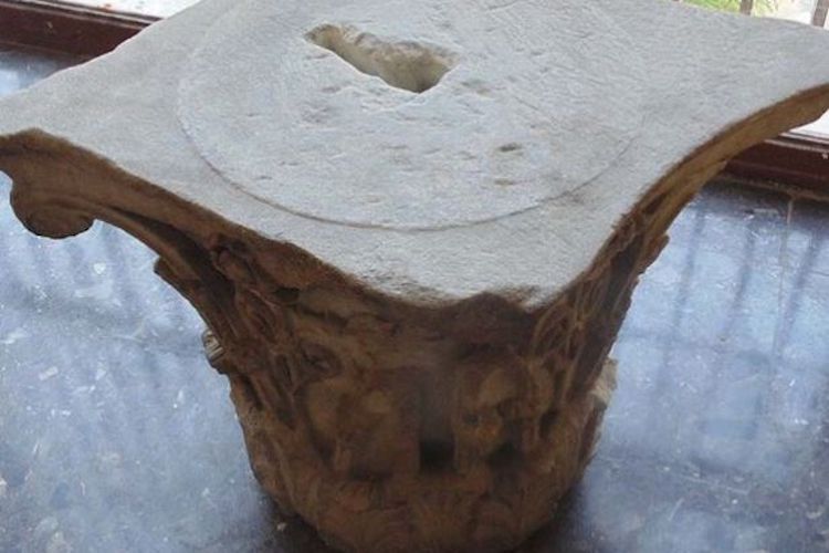 Hastanede Sehpa Olarak Kullanılan Mermer 1800 Yıllık Çıktı
