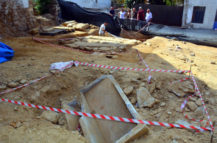 Milas’ta Zengin Bir Aileye Ait 2400 Yıllık Oda Mezar Bulundu