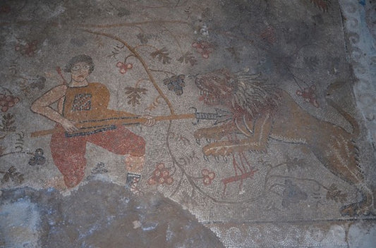 Konya’da 1400 Yıllık Aslan ve Savaşçı Mozaiği Bulundu