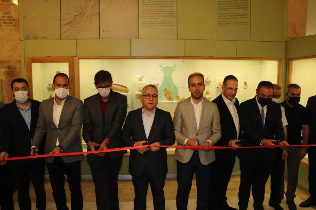 Niğde'de tarihi kazılardan çıkan eserler Müzede sergiye sunuldu