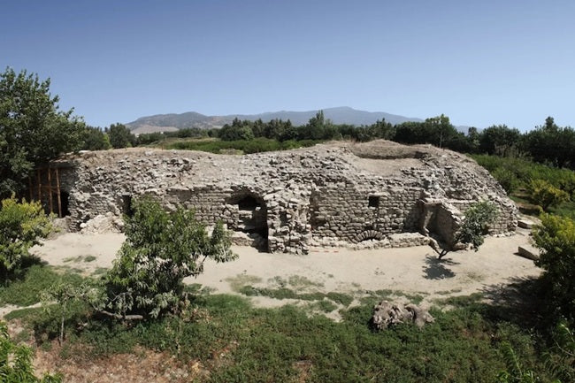 Ephesos’taki Artemis Tapınağı’nda İkiz Bebek Mezarı Bulundu