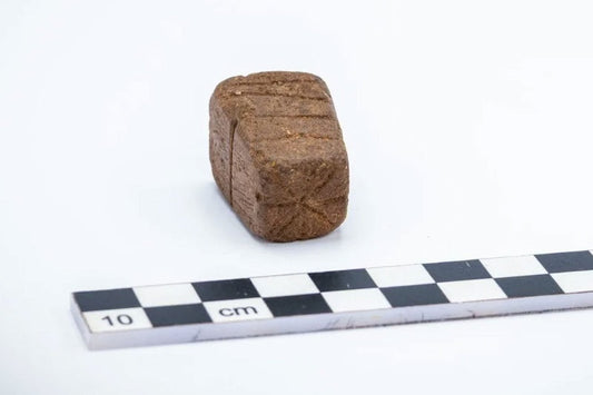 Peru’da Kumtaşından Yapılmış İşlemeli Zar Bulundu