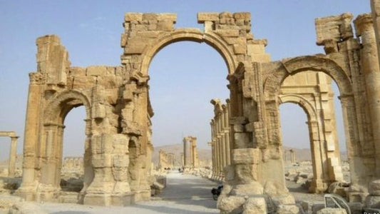 IŞİD Palmira’da 2000 Yıllık Zafer Takını Yıktı