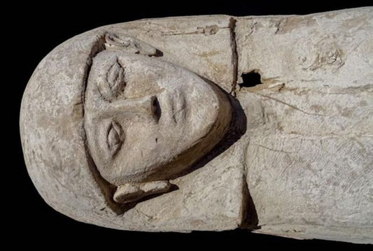 Mısır’da Mücevherlerle Gömülmüş Genç Kız Mumyası Bulundu