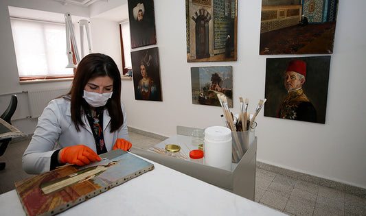Topkapı Sarayı'n muhafaza edilen tablolar restore ediliyor