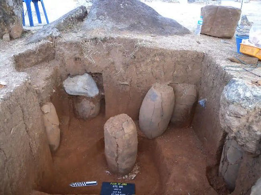 Dev Çömlekler, Antik Çanlar ve Gömülü Kemikler: Laos'un Süregelen Arkeolojik Gizeminden Yeni İpuçları Ortaya Çıkıyor