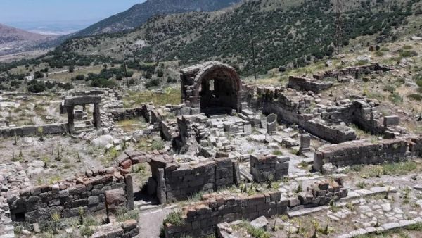 Türkiye'deki 'Bin Bir Kilise' bölgesinde keşfedilen yeni kiliseler, kayıp bir Bizans hac merkezini ortaya çıkarıyor.
