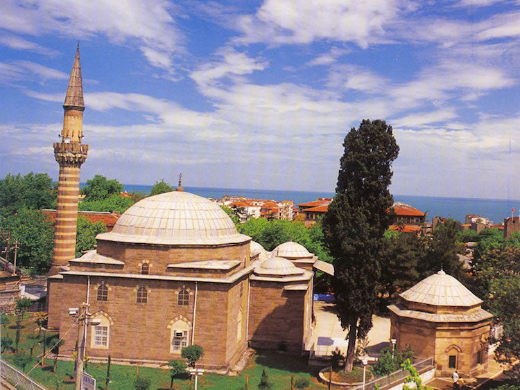 Rize’de 500 Yıllık Osmanlı Camisi Küçük Diye Yıkıldı