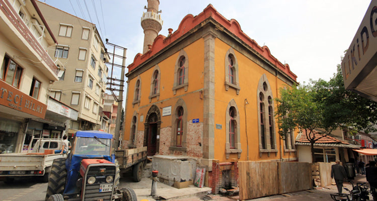 Balıkesir’de 100 Yıllık Caminin Şadırvanından Lahit Çıktı