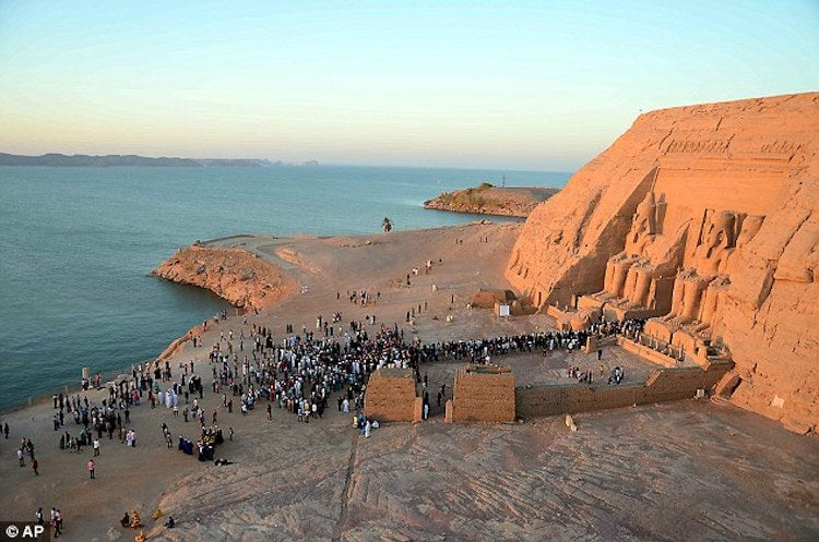 Firavun 2. Ramses’in Tapınağına Her Yıl Olduğu Gibi Güneş Vurdu