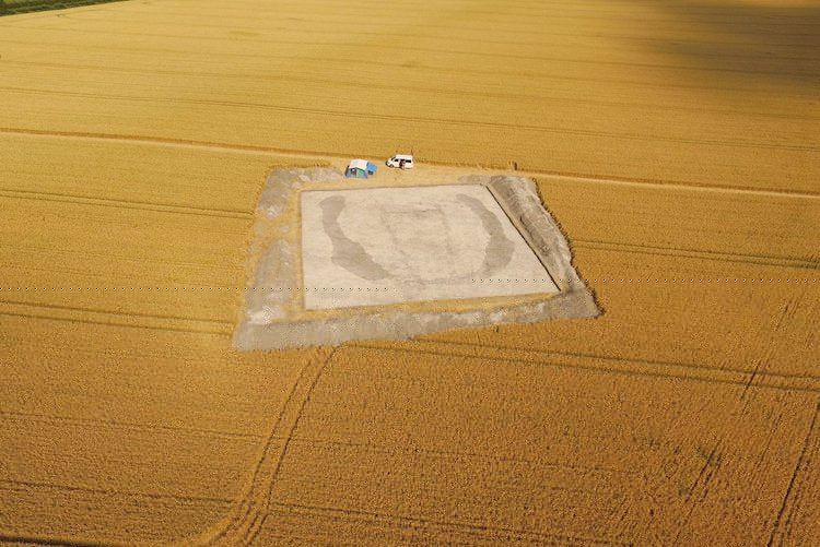 Stonehenge ve Avebury Arasında 5.000 Yıllık ‘Ölüler Evi’ Bulundu