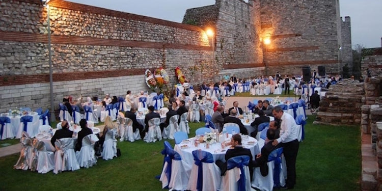 1600 Yıllık İstanbul Surlarının Sosyal Tesis İçin Yıkıldığı İddia Edildi