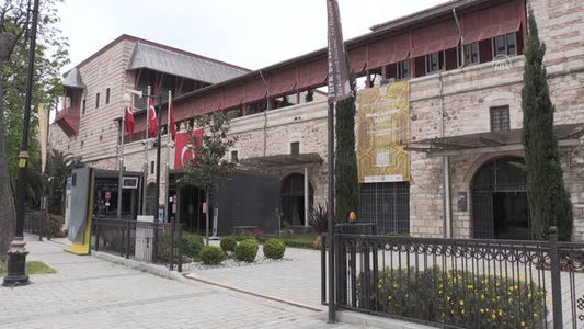 Türk ve İslam Eserleri Müzesi, zengin koleksiyonlarıyla tarihe ışık tutuyor (2)