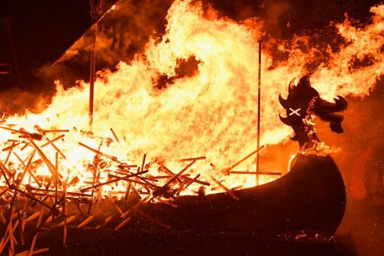 Norveç’te 1.000 Yıllık Viking Tekne Mezarı Bulundu