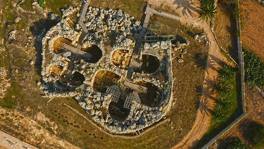 Malta’da 5500 Yıllık Tapınağa Aşk Mesajları Kazıyan Çift Tutuklandı