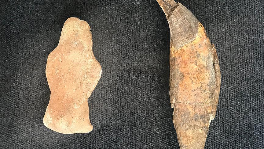 Yeşilova Höyüğü’nde 8 bin yıllık ayı heykelciği bulundu